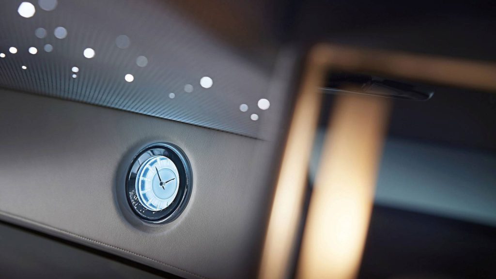 rolls-royce-phantom-passo-lungo-privacy-suite