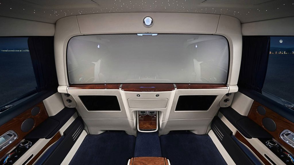 rolls-royce-phantom-passo-lungo-privacy-suite