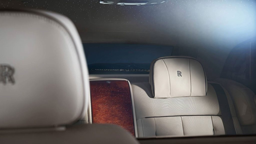 rolls-royce-phantom-passo-lungo-privacy-suite