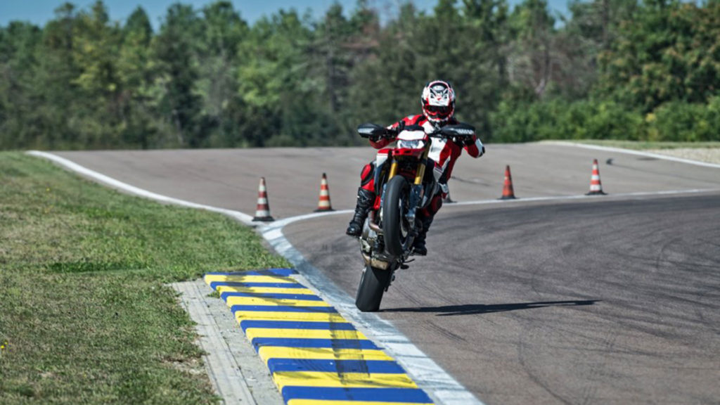 ducati-hypermotard-950