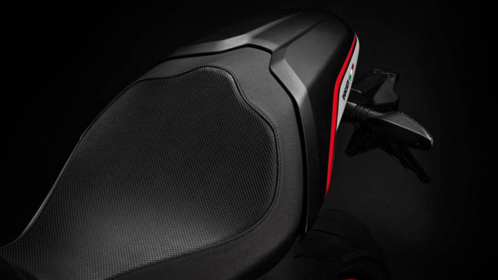 ducati-monster-821-stealth