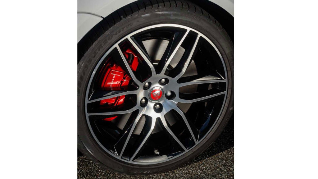 jaguar-f-type-checkered-flag-edition