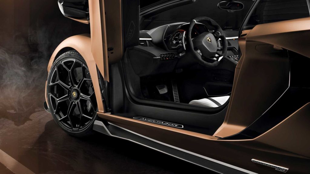 lamborghini-aventador-svj-roadster