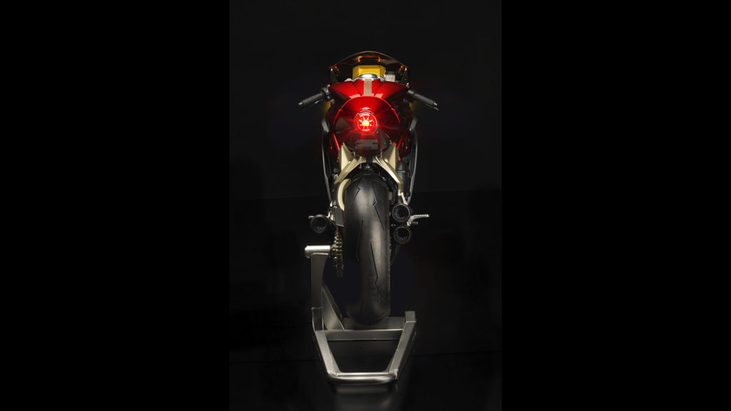 mv-agusta-superveloce-800