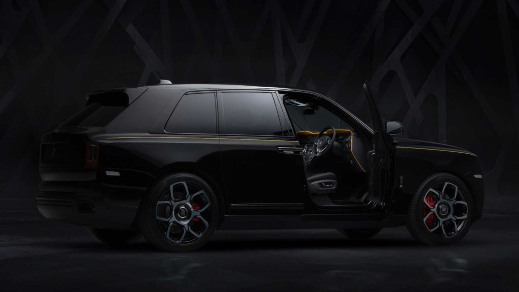 rolls-royce-cullinan-black-badge