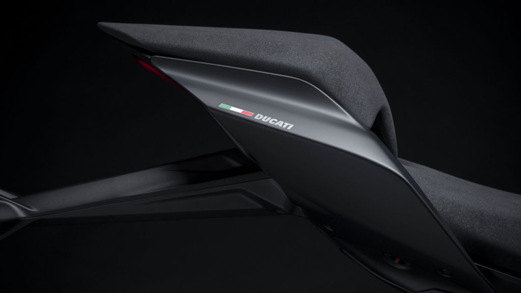 ducati-streetfighter-v4-s-dark-stealth
