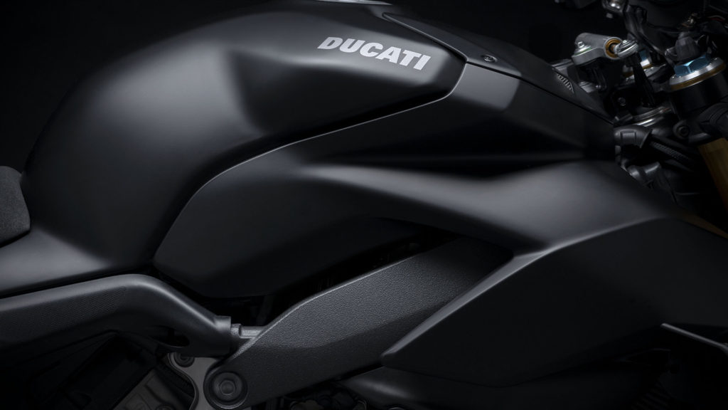 ducati-streetfighter-v4-s-dark-stealth