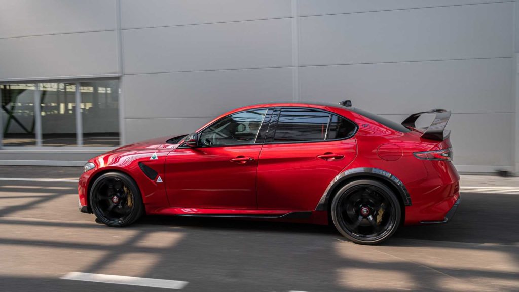 alfa-romeo-giulia-gta-gtam