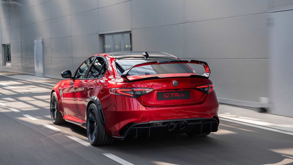 alfa-romeo-giulia-gta-gtam