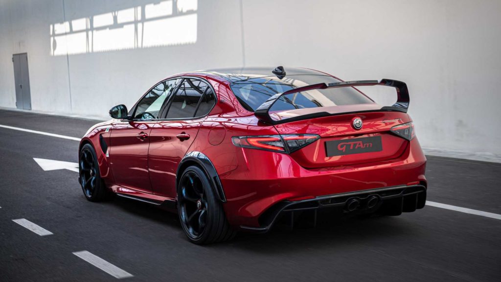 alfa-romeo-giulia-gta-gtam