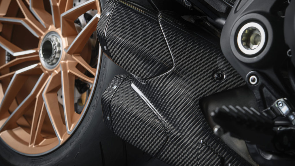 ducati-diavel-1260-lamborghini