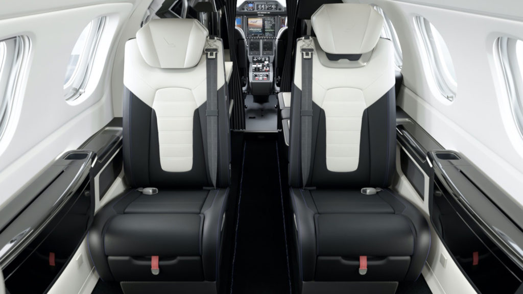 embraer-phenom-300e-porsche-911-turbo-s-duet