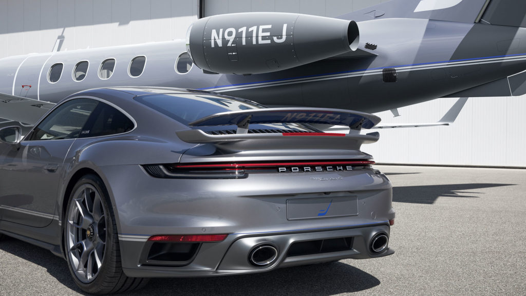 embraer-phenom-300e-porsche-911-turbo-s-duet