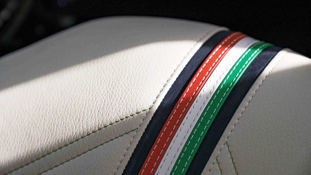 pagani-huayra-tricolore