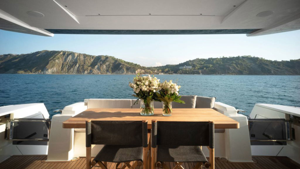 ferretti-yachts-780
