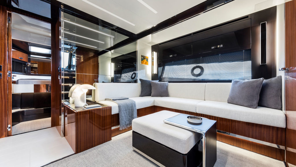 riva-56'-rivale-hard-top