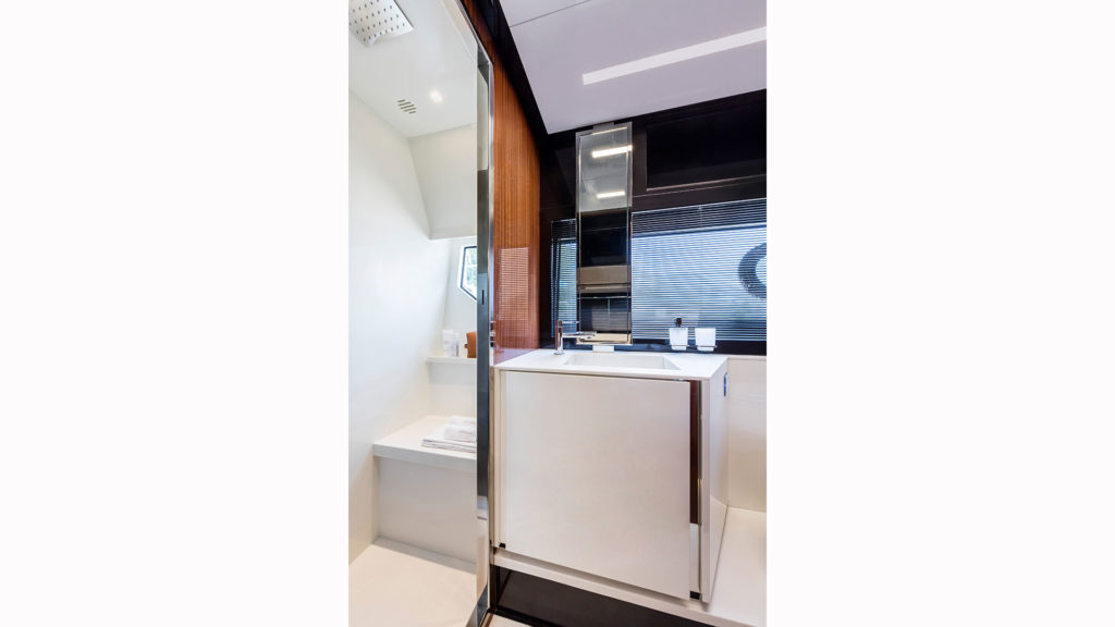 riva-56'-rivale-hard-top