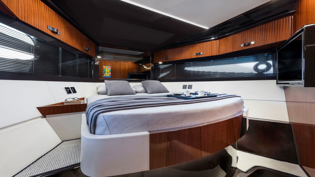 riva-56'-rivale-hard-top