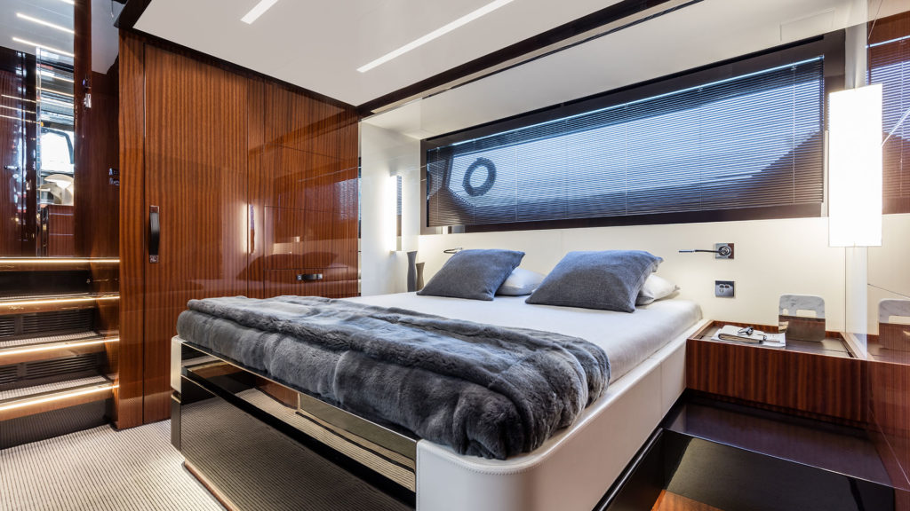 riva-56'-rivale-hard-top