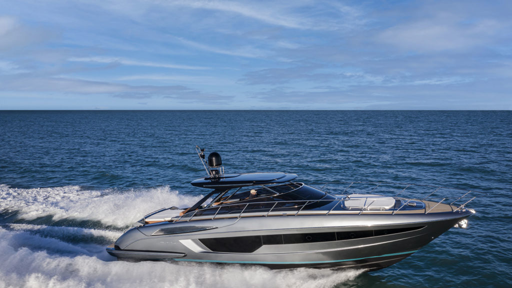 riva-56'-rivale-hard-top