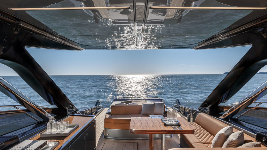 riva-56'-rivale-hard-top