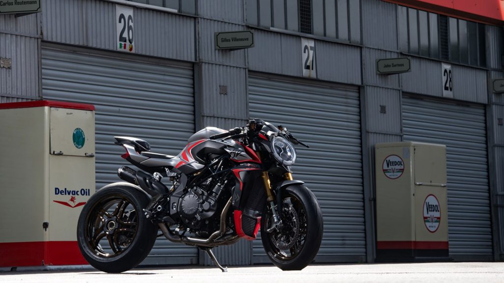 mv-agusta-brutale-1000-nurburgring
