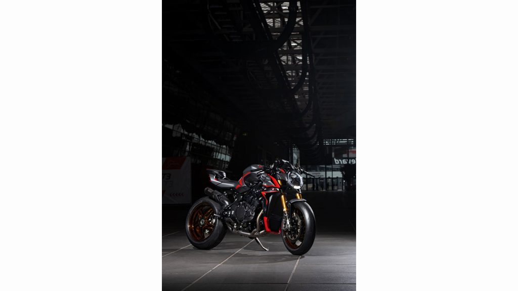mv-agusta-brutale-1000-nurburgring