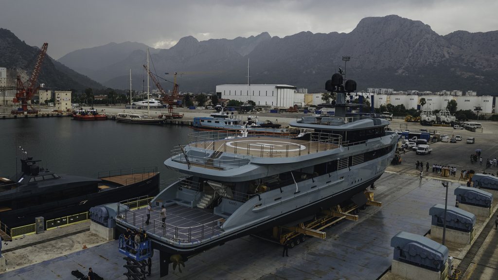 alia-yachts-53m-sea-club