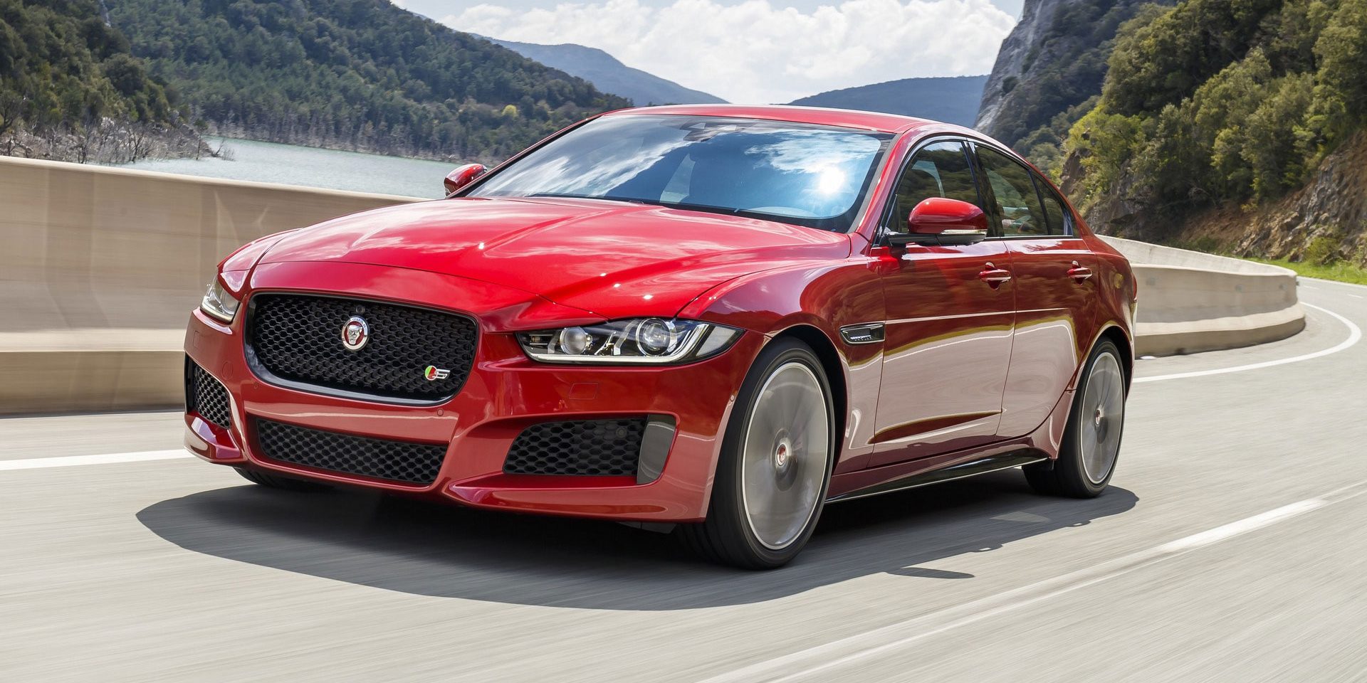 jaguar-xe-xf-f-pace-my-2017