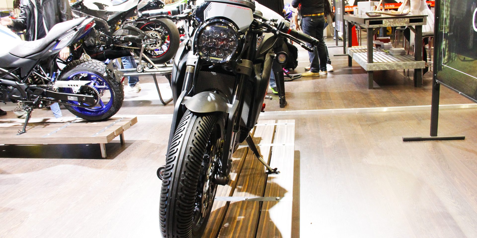 mv-agusta-dragster-blackout-valter-moto