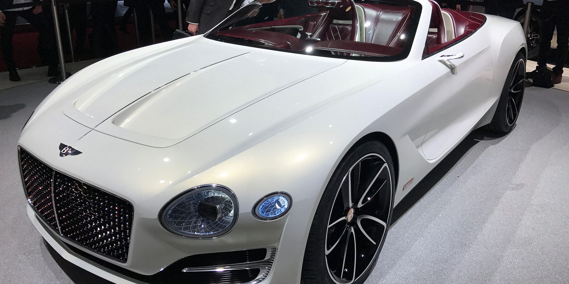 bentley-ginevra-2017-1