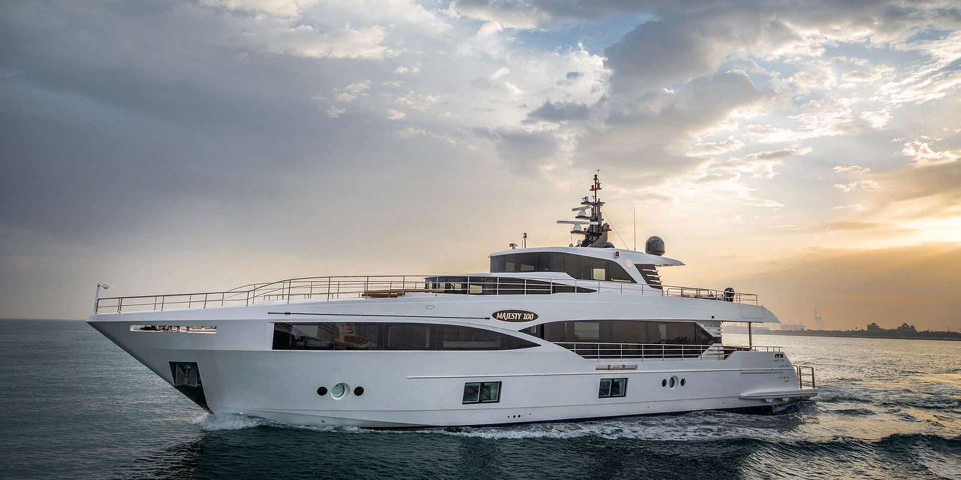 gulf-craft-majesty-100