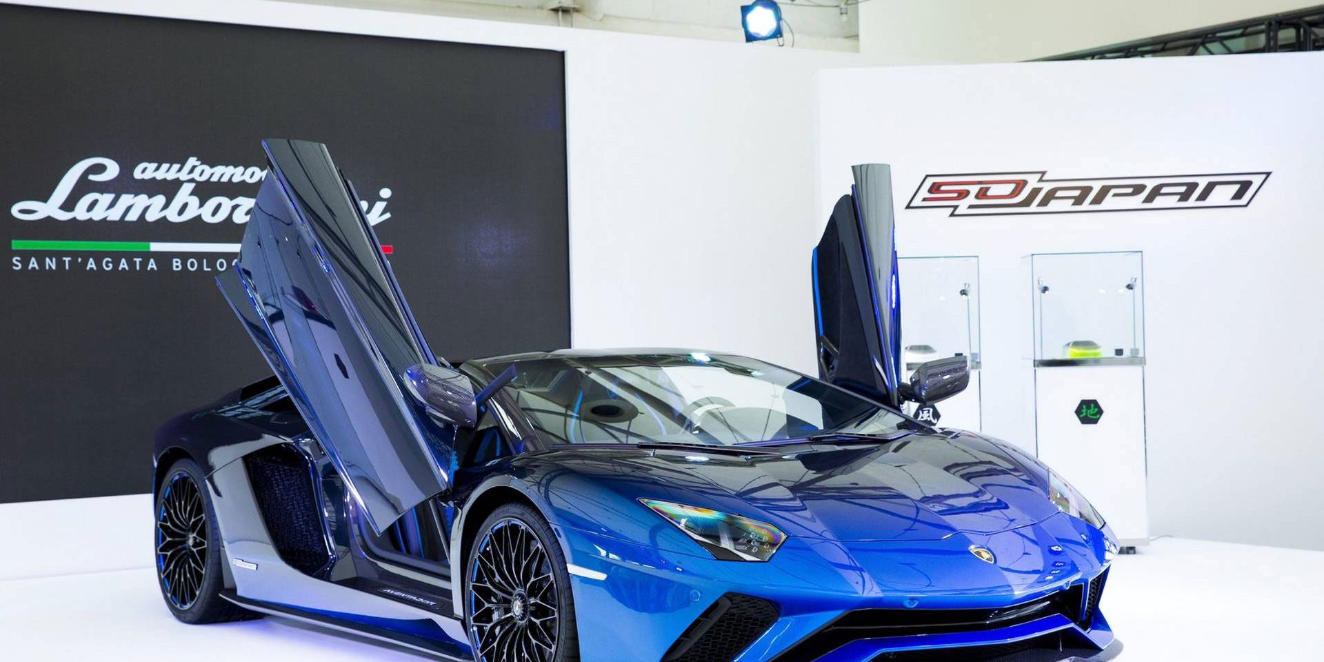 lamborghini-aventador-s-roadster-50th-anniversary-japan