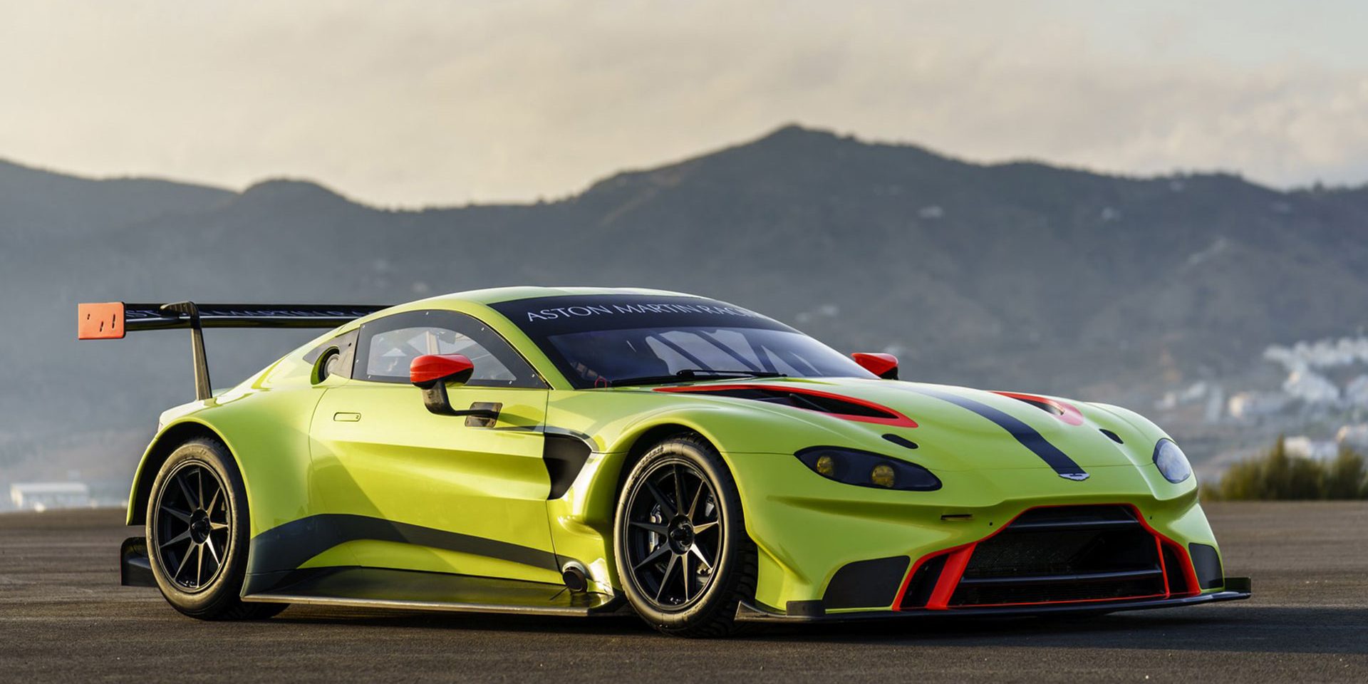 aston-martin-vantage-gte-2018