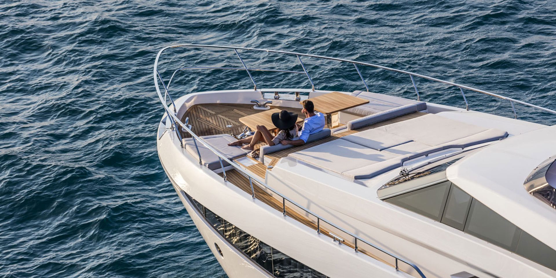 ferretti-group-montenapoleone-yacht-club-2018