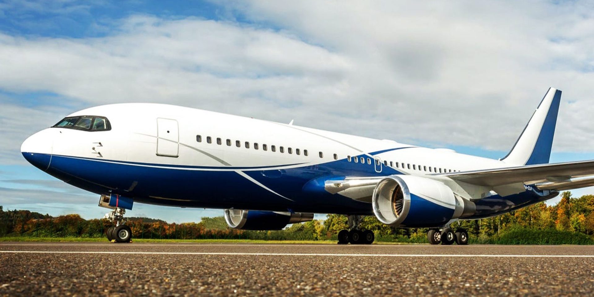 boeing-767-200er-skylady-comlux