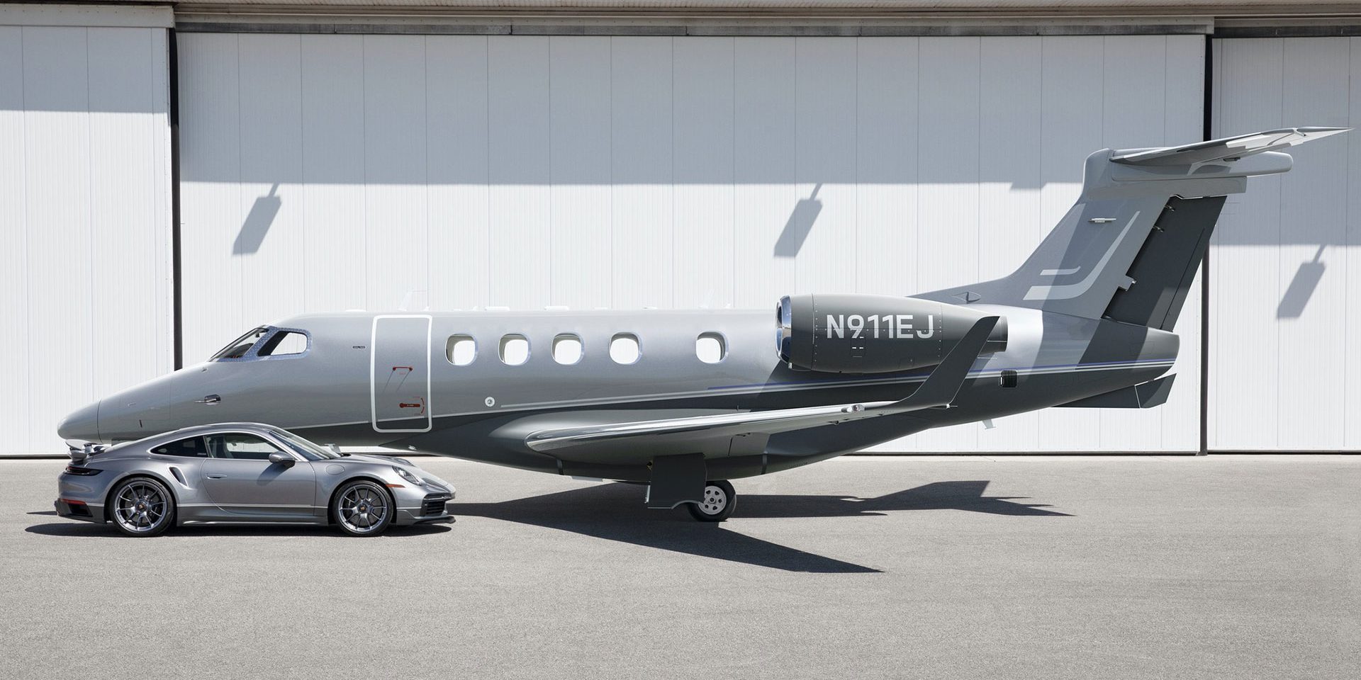 embraer-phenom-300e-porsche-911-turbo-s-duet