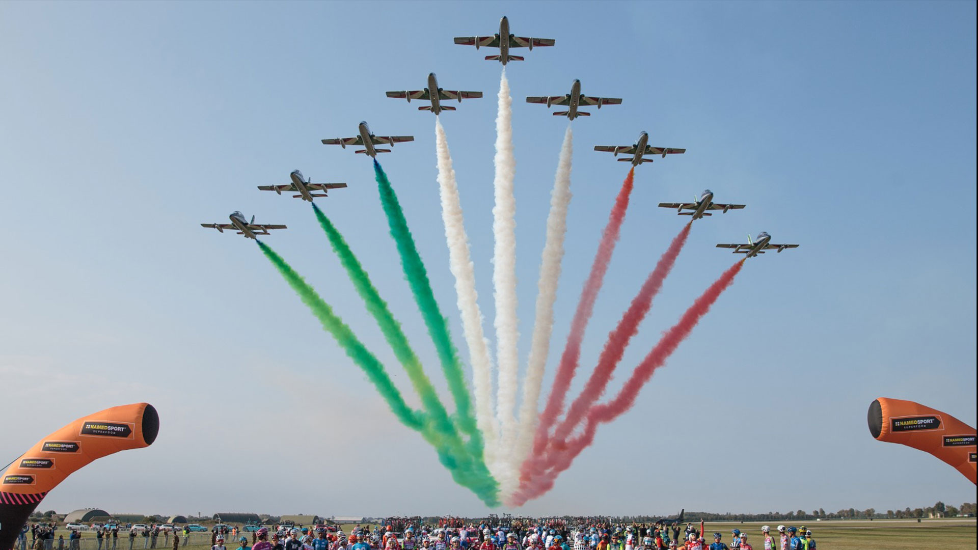 frecce-tricolori-60-anni-pan-pattuglia-acrobatica-nazionale-aeronautica-militare-(2)