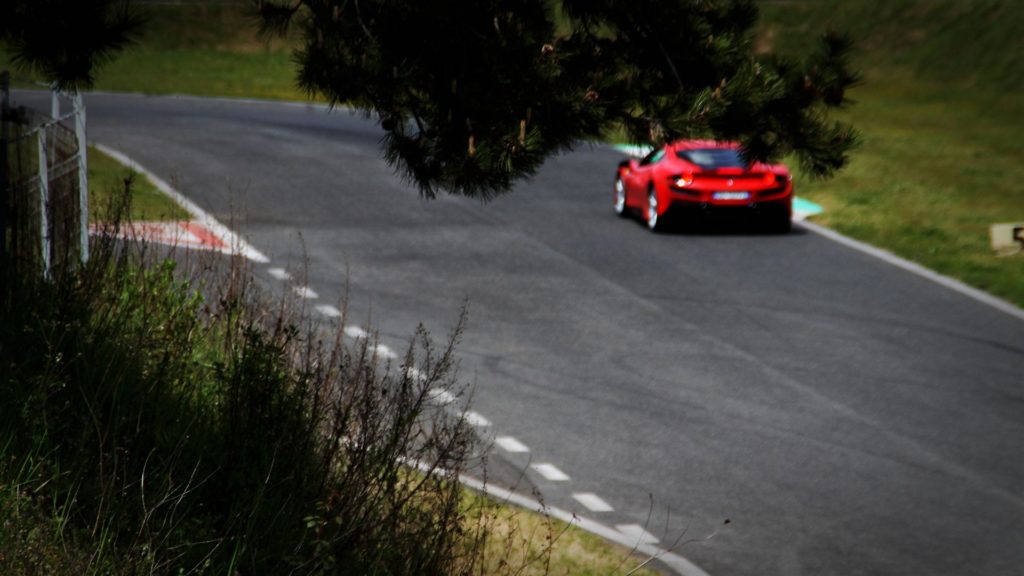 fabio-barone-ferrari-f8-tributo-guinness-world-record-2021-test-(127)