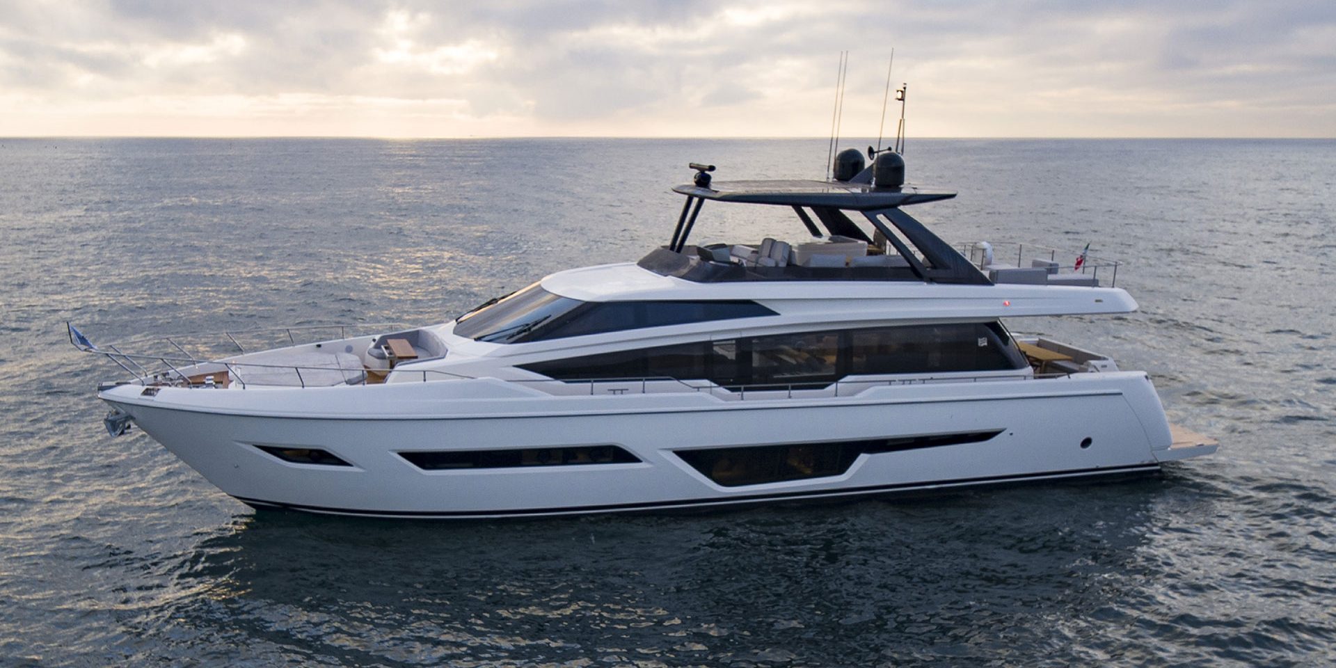 ferretti-yachts-780