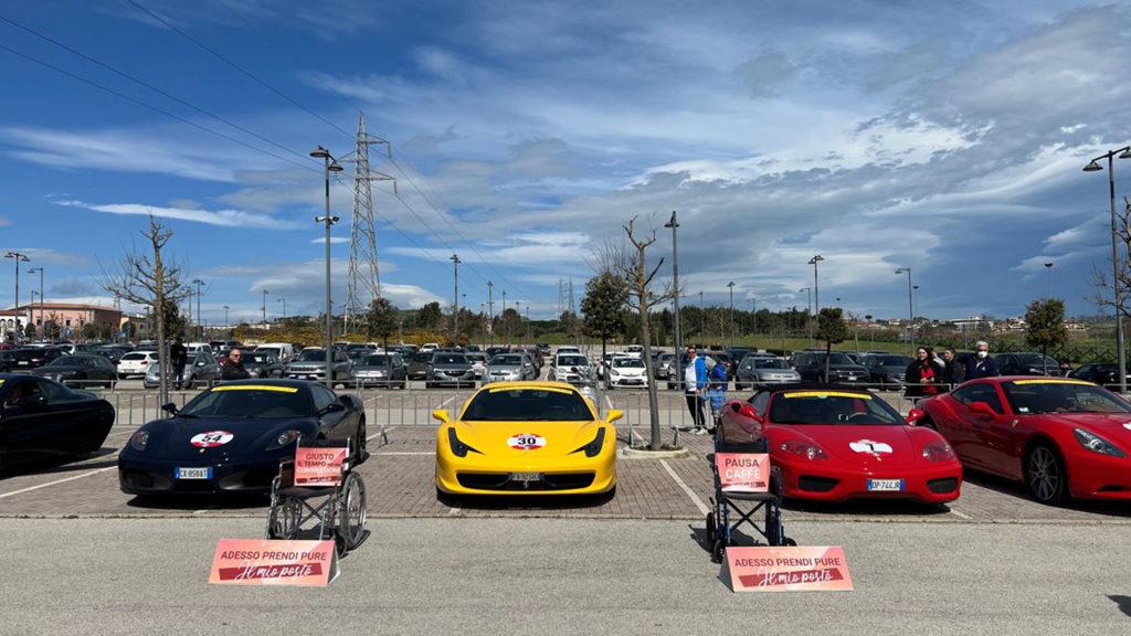 ferrari-club-passione-rossa-raduno-città-sant-angelo-village-outlet