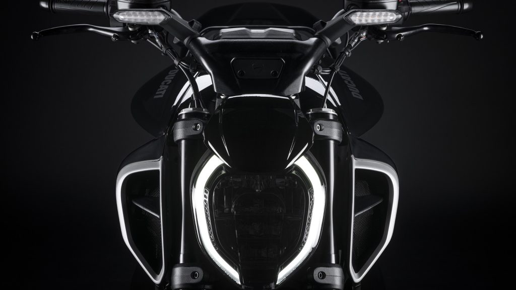 ducati-diavel-v4