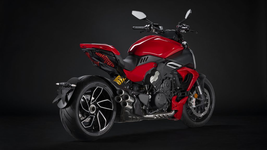 ducati-diavel-v4