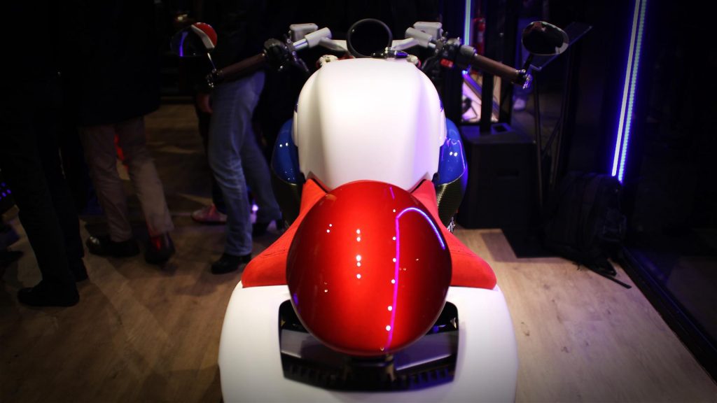 mv-agusta-921-s-concept-live-(2)