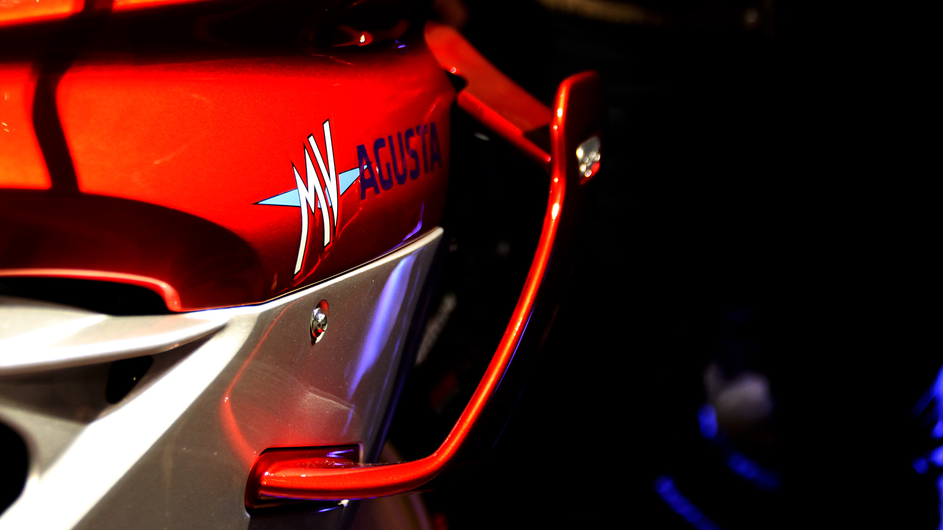 mv-agusta-superveloce-1000-serie-oro-live-(13)