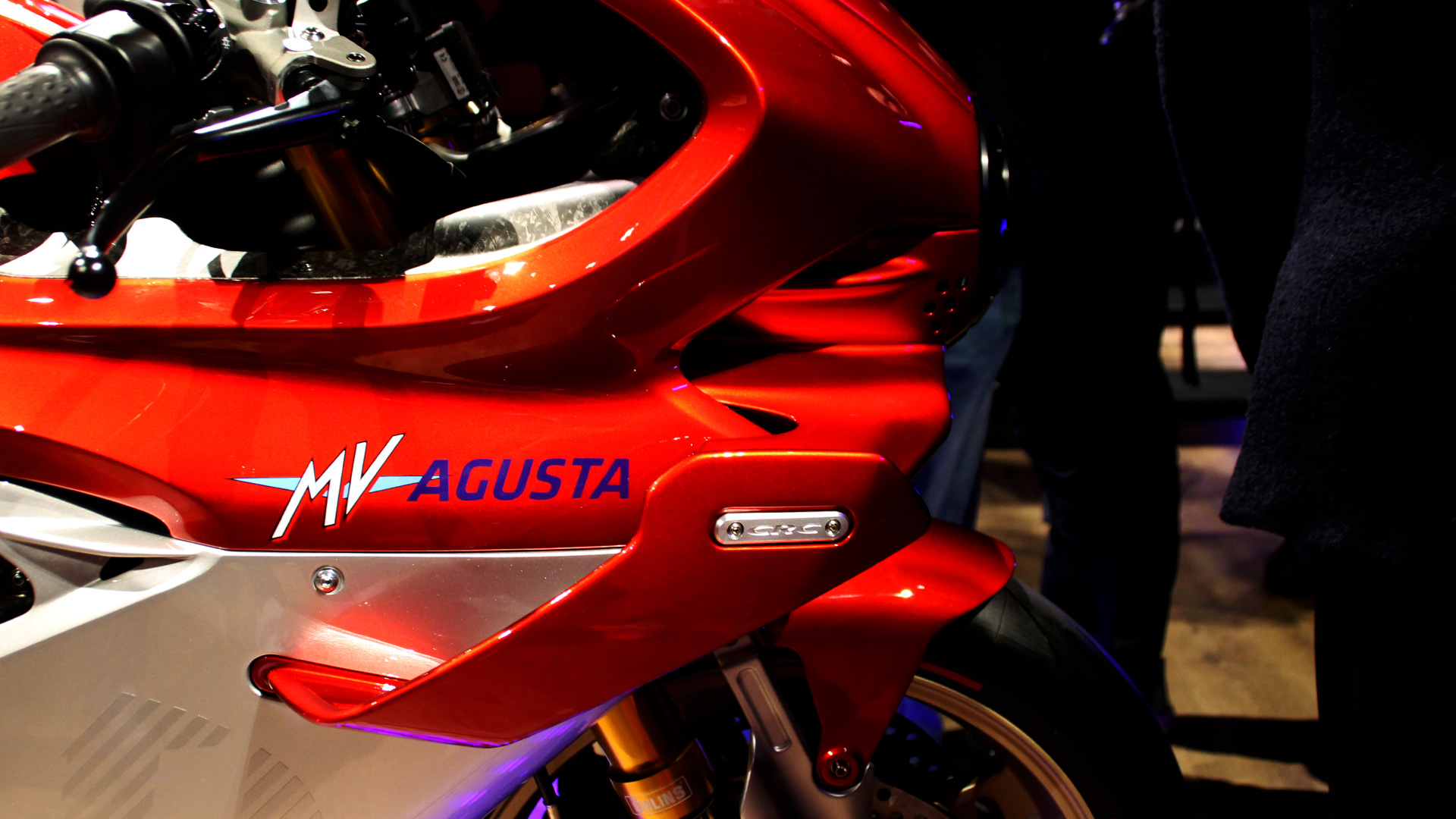 mv-agusta-superveloce-1000-serie-oro-live-(15)