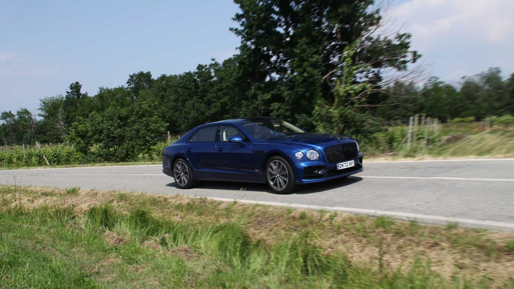 bentley-flying-spur-v8-azure-prova-test (10)