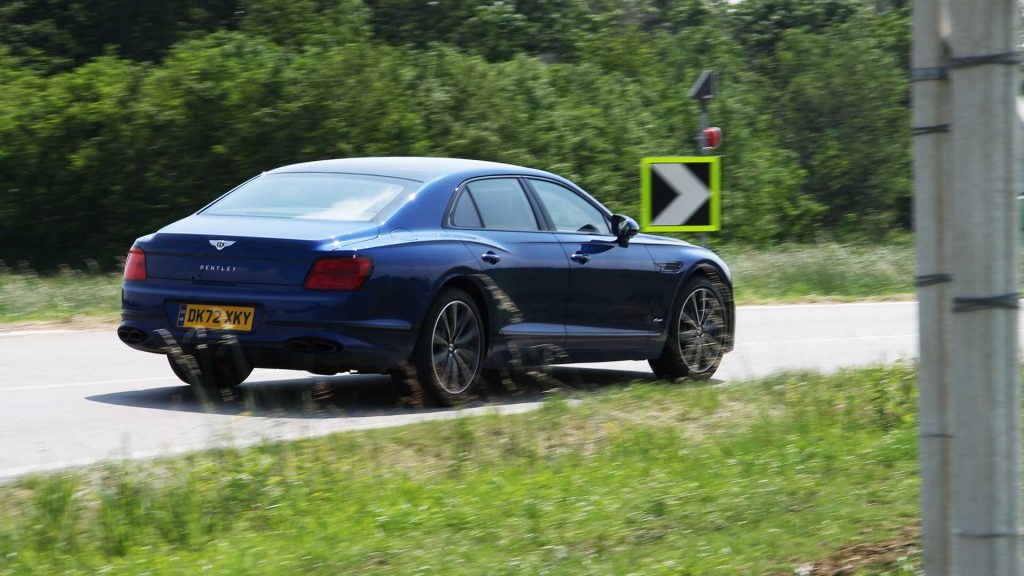 bentley-flying-spur-v8-azure-prova-test (16)