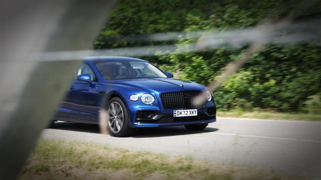 bentley-flying-spur-v8-azure-prova-test (21)