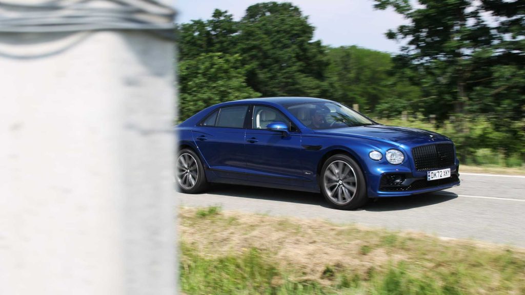 bentley-flying-spur-v8-azure-prova-test (22)